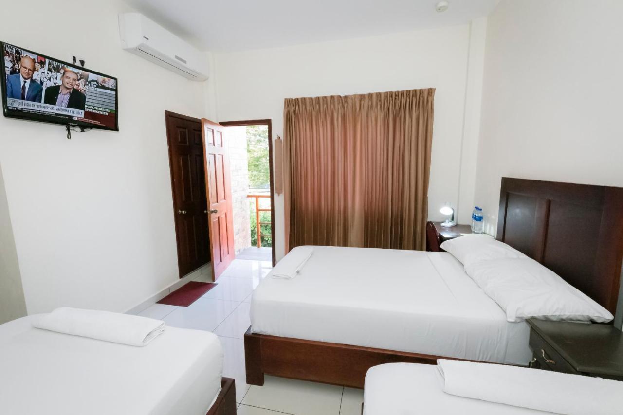 Hotel Mediterraneo Inn Santa Rosa de Lima Zewnętrze zdjęcie