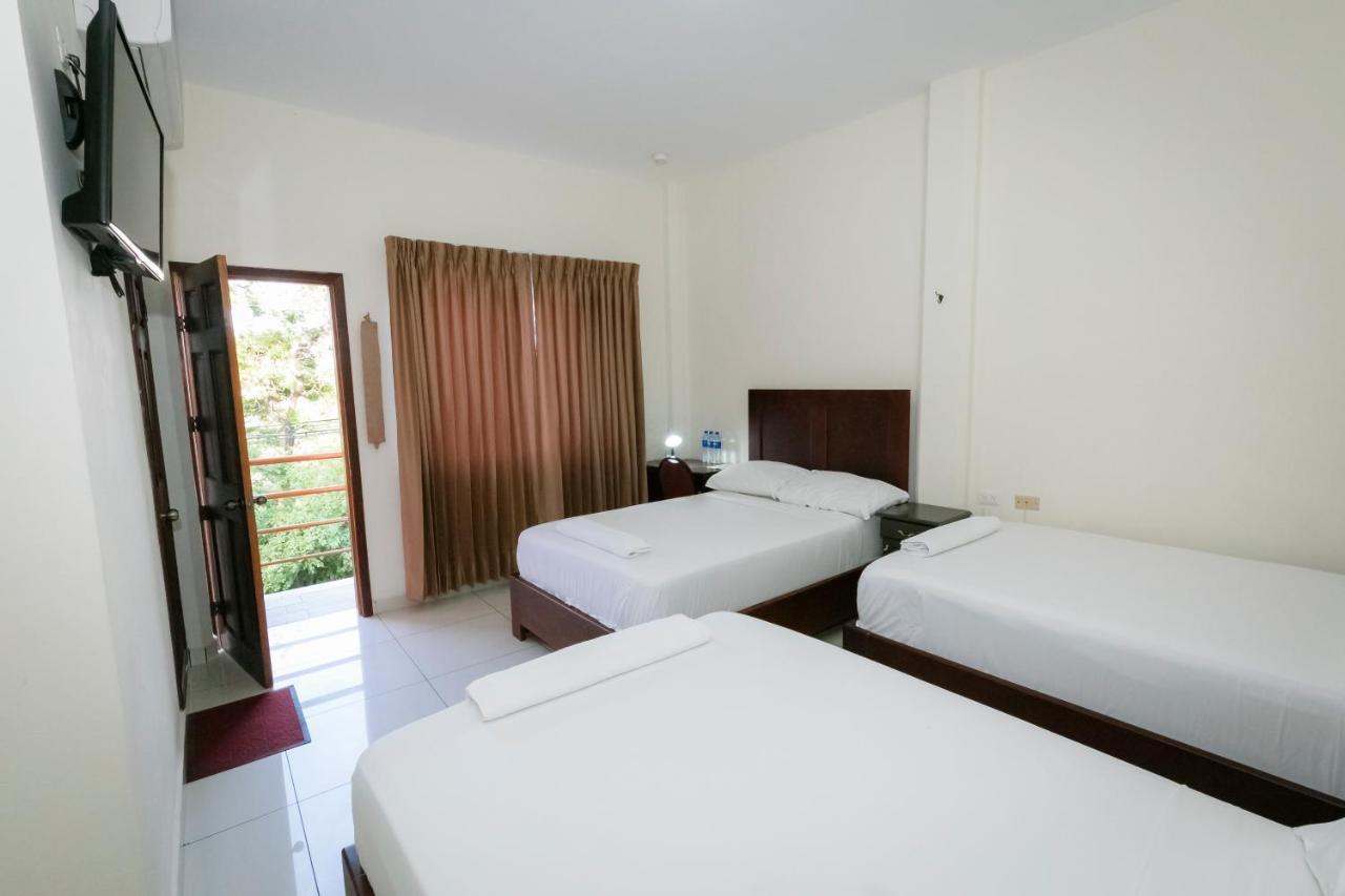 Hotel Mediterraneo Inn Santa Rosa de Lima Zewnętrze zdjęcie