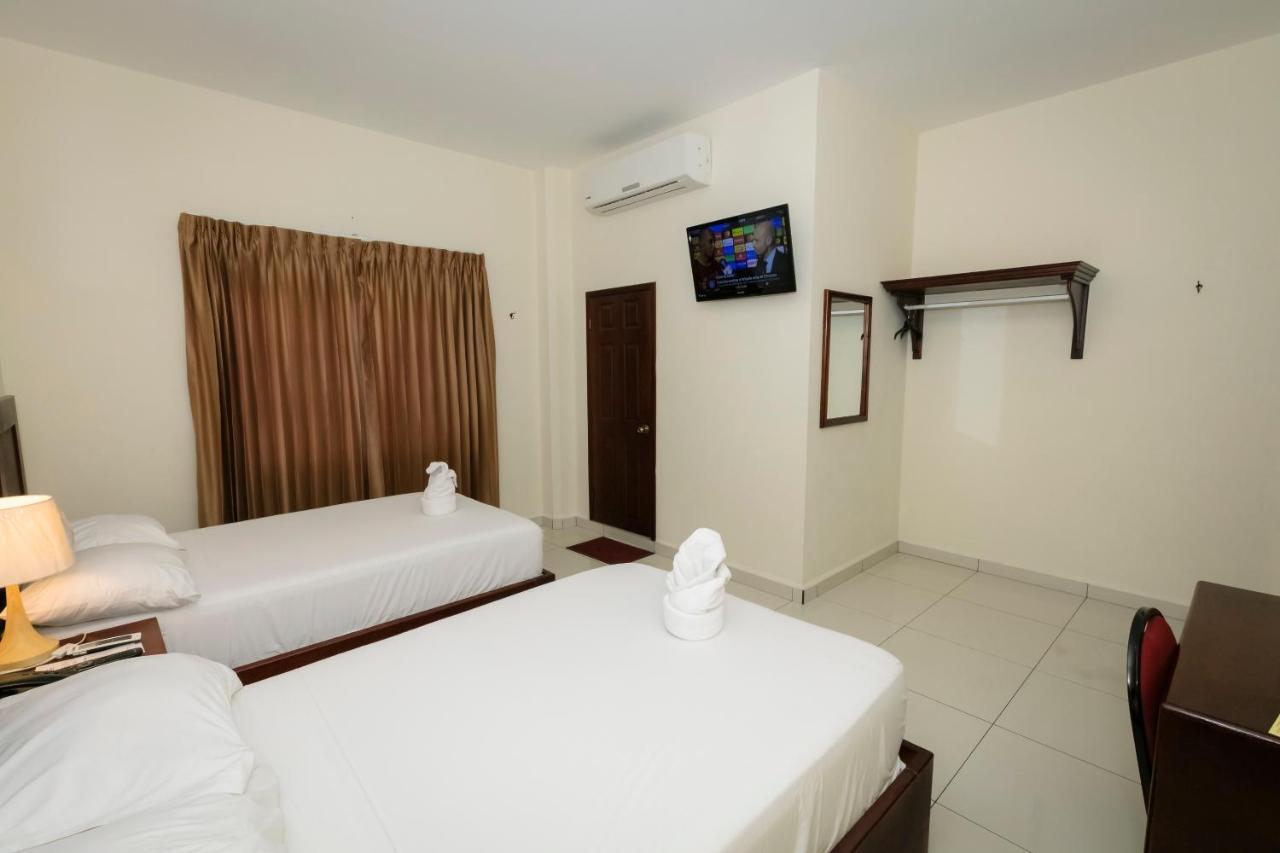 Hotel Mediterraneo Inn Santa Rosa de Lima Zewnętrze zdjęcie