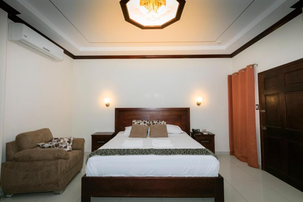 Hotel Mediterraneo Inn Santa Rosa de Lima Zewnętrze zdjęcie