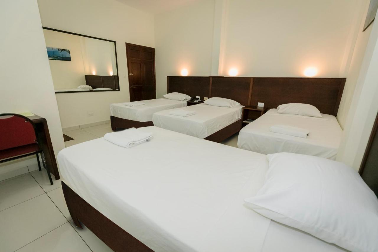 Hotel Mediterraneo Inn Santa Rosa de Lima Zewnętrze zdjęcie