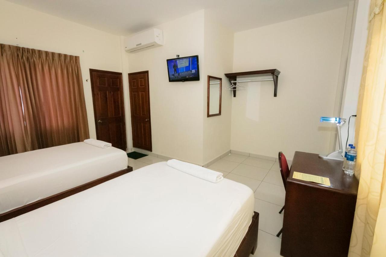 Hotel Mediterraneo Inn Santa Rosa de Lima Zewnętrze zdjęcie