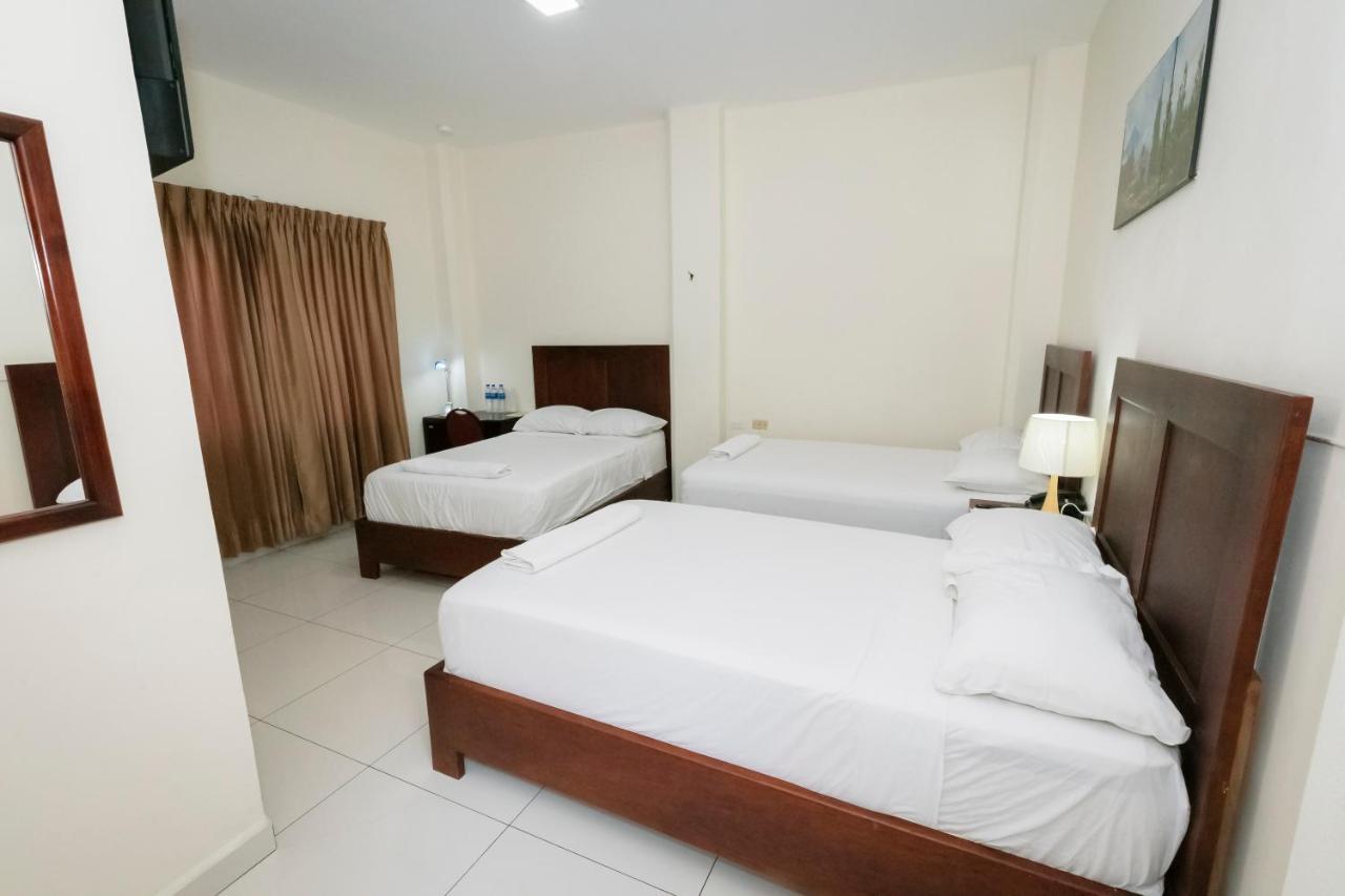 Hotel Mediterraneo Inn Santa Rosa de Lima Zewnętrze zdjęcie