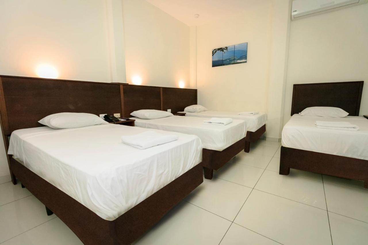 Hotel Mediterraneo Inn Santa Rosa de Lima Zewnętrze zdjęcie