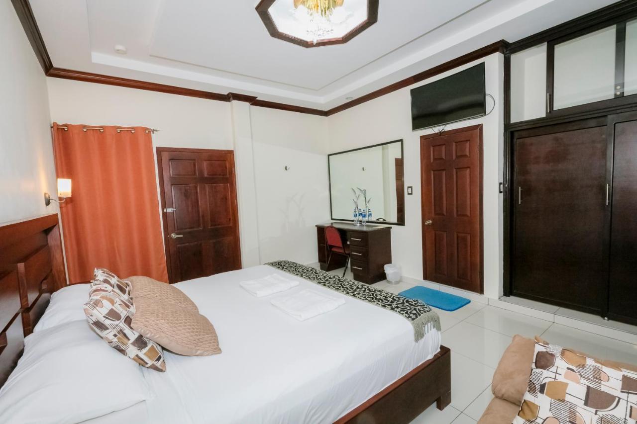 Hotel Mediterraneo Inn Santa Rosa de Lima Zewnętrze zdjęcie
